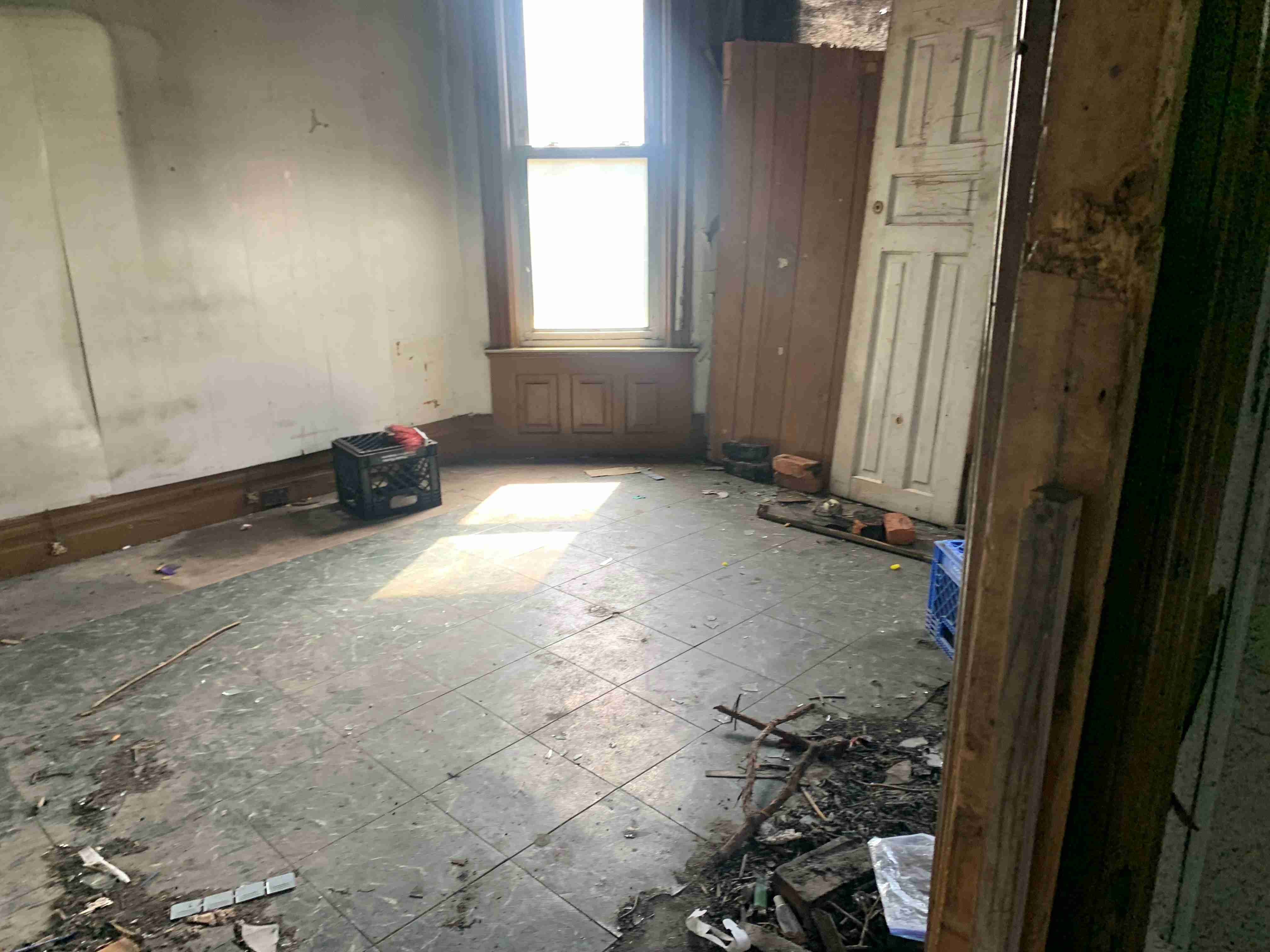 3419 E Canfield 4-28-22 (3).jpg